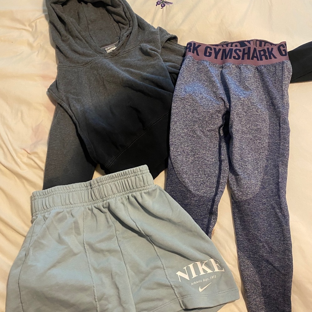 Gym shark and Nike Bundle size small and extra small